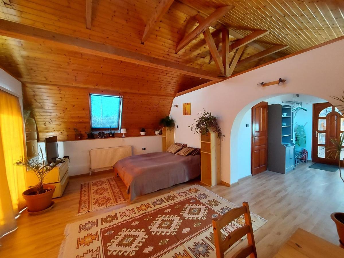 Attila-apartman * Budaörs