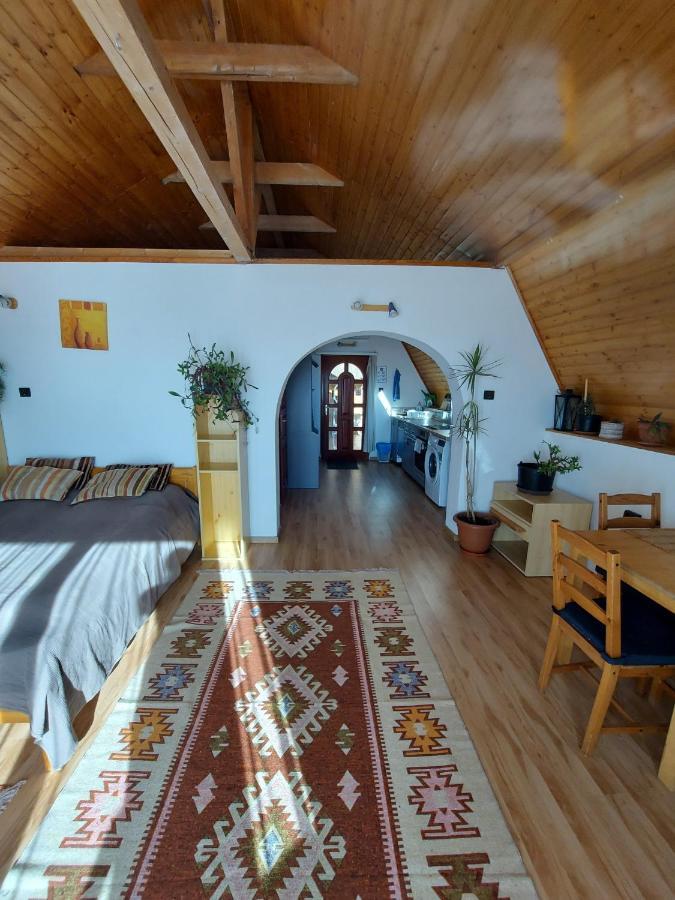 Attila-apartman Apartment Budaors