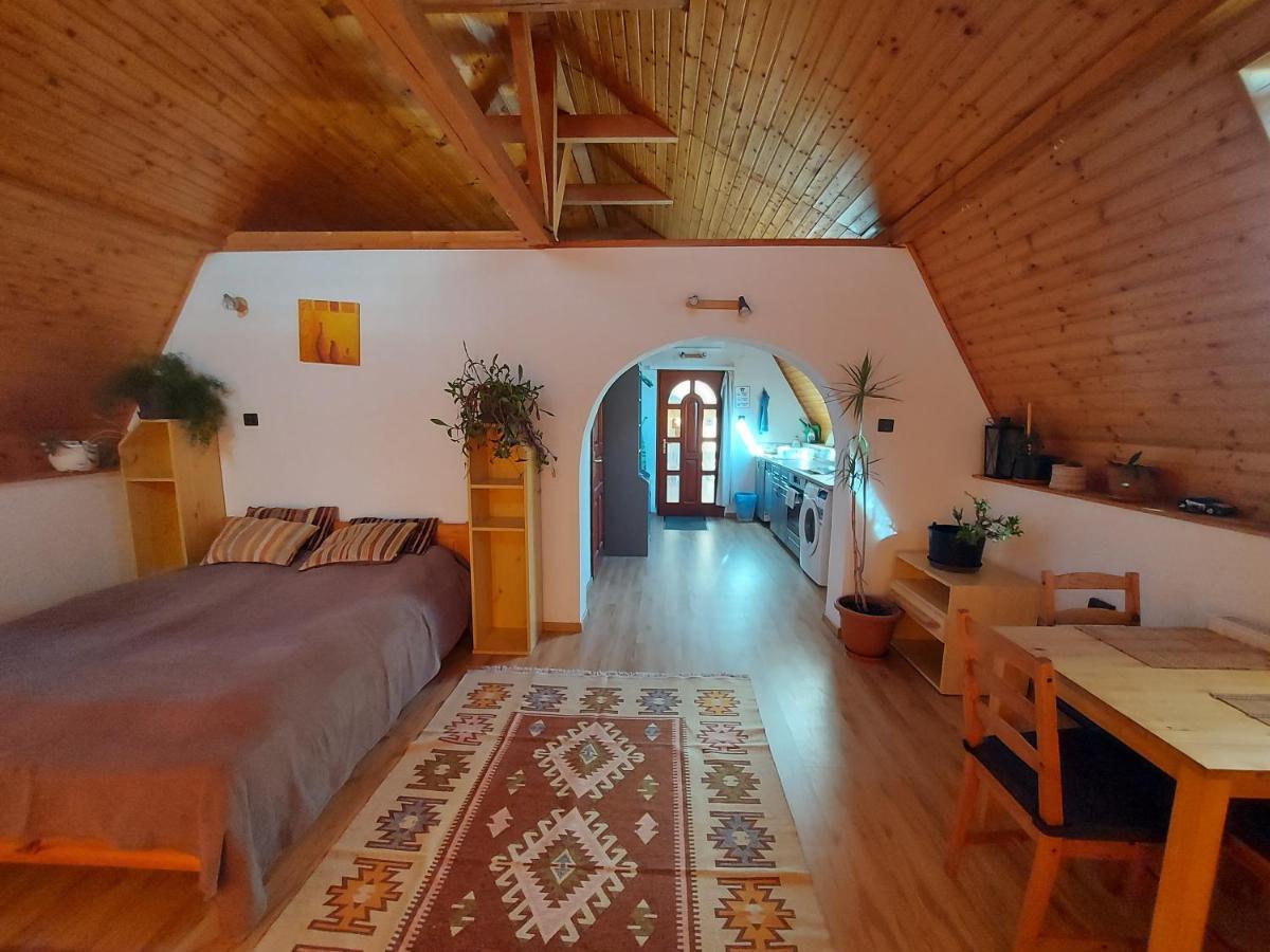 Attila-apartman * Budaors