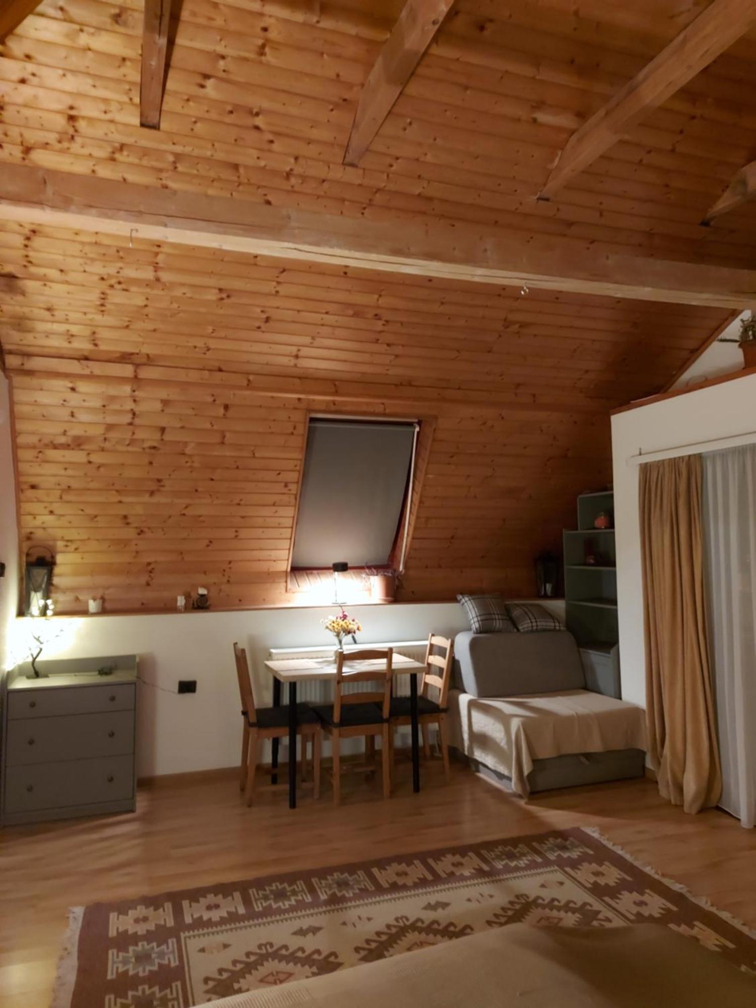 Attila-apartman Apartment